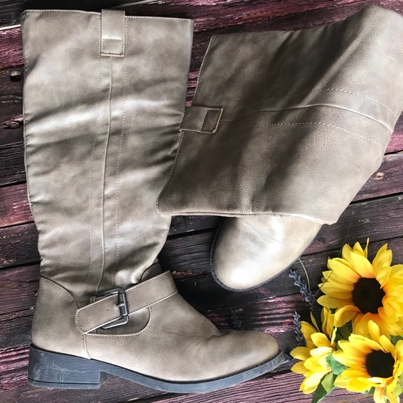Charlotte Russe Shoes - 🌻LAST ONE!!! light tan boots by Charlotte Russe